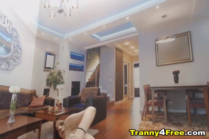 Gorgeous Shemale Masturbates her Big Dick_main_thumbnail