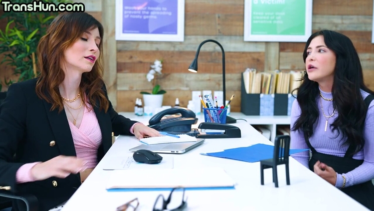 Black trans fucks female in pussy by big nasty dick_main_thumbnail