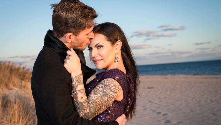 Alexander Gustavo & Ts Foxxy in Deep Inside TS FOXXY - TransSensual_main_thumbnail