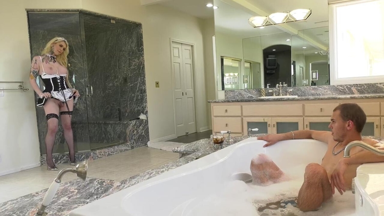 I finally fucked my sexy transsexual maid_main_thumbnail