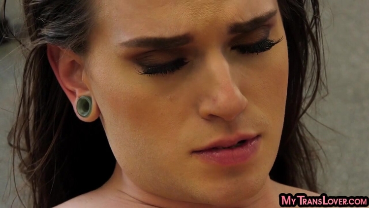 Smallboobs TS Darling enjoy gym barebacking anal action_main_thumbnail