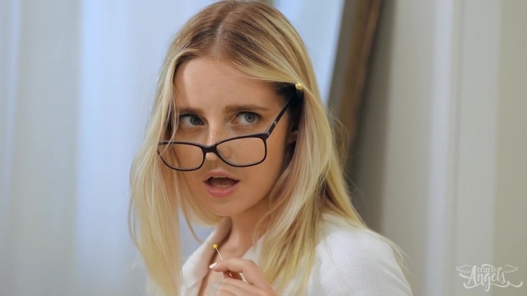 Horny Shemale Tasting The Bride_main_thumbnail