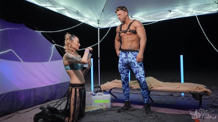 Raver Tranny Crazy Porn Video_main_thumbnail