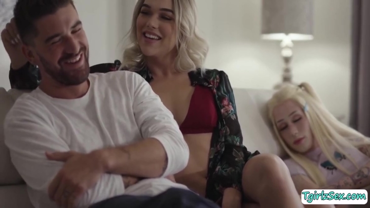 Horny Shemale Gets Her Ass Fucked By Ts Stepsis Guy Friend_main_thumbnail