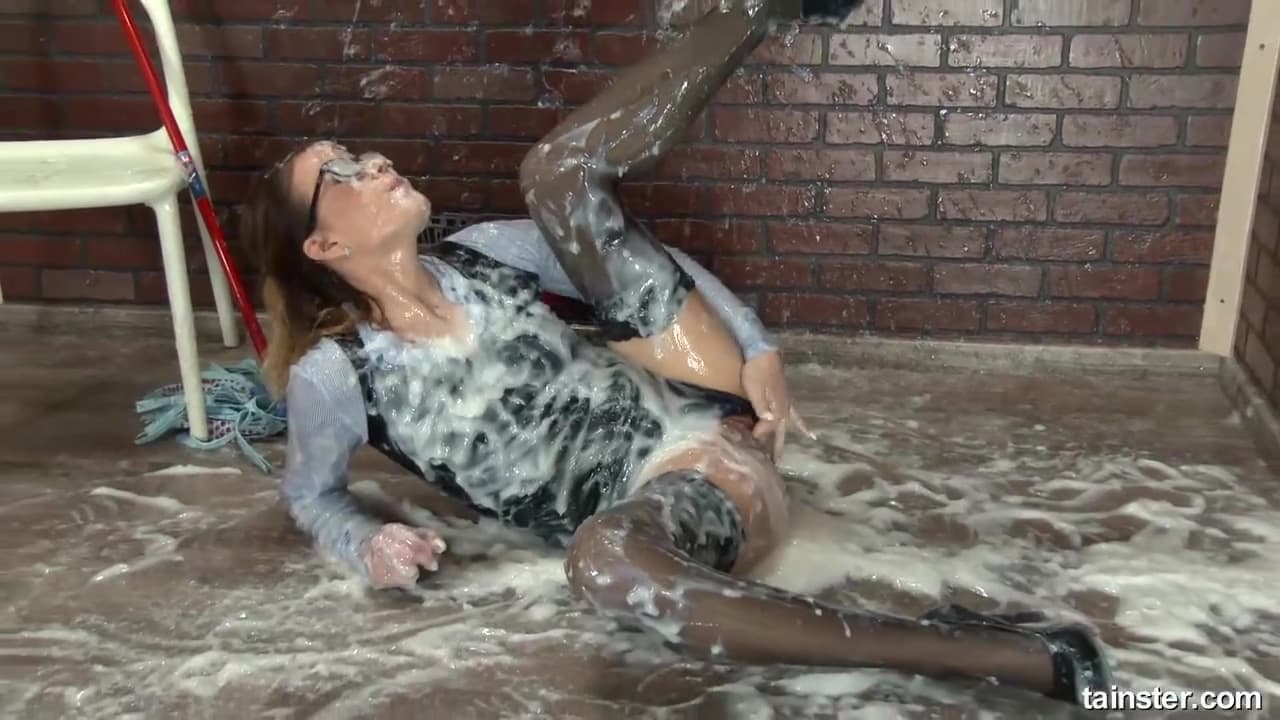 Samantha Joons Never Says No To Fresh Cum With Giny Loud_main_thumbnail