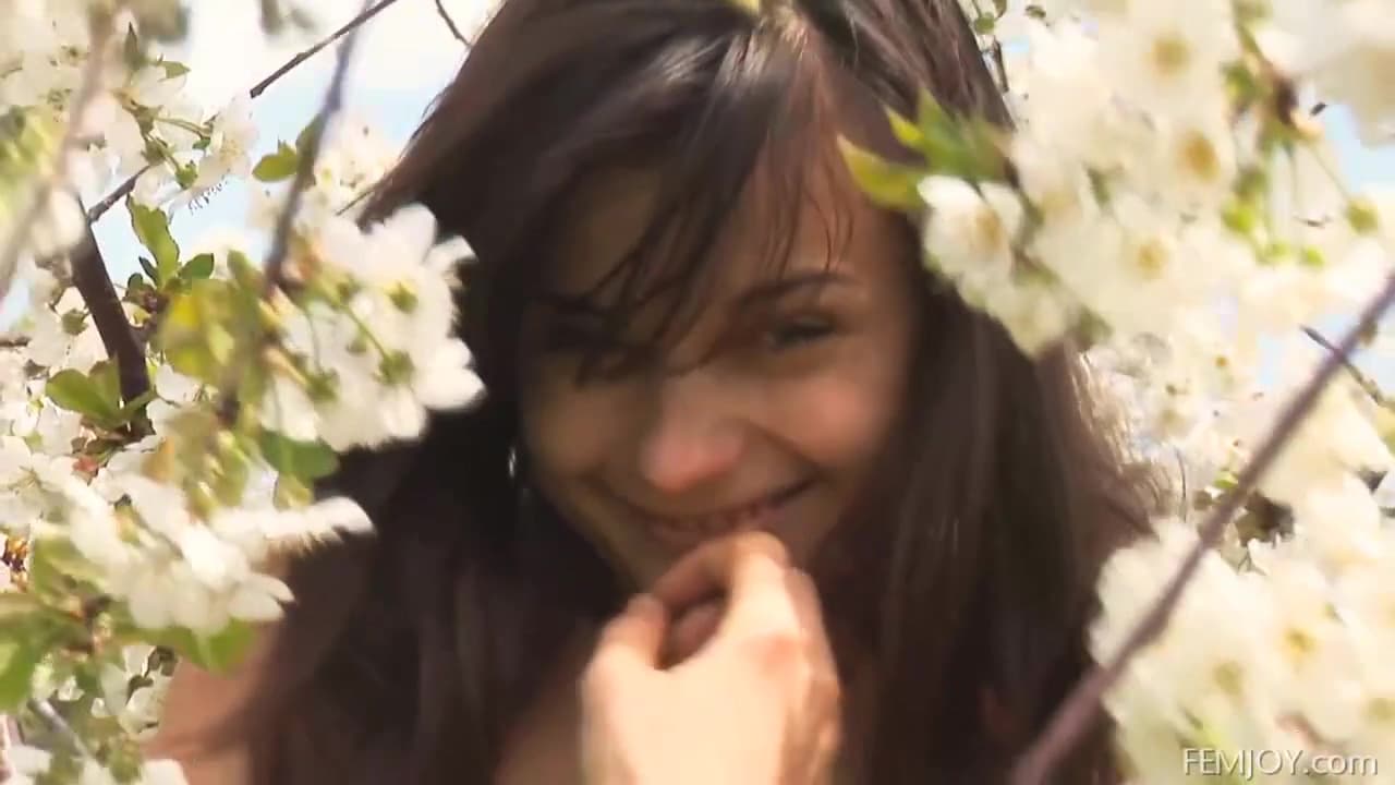 Paulina In Scent Of Love Transferred_main_thumbnail