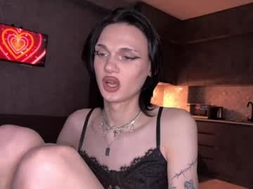 CHER - Independent model live cam