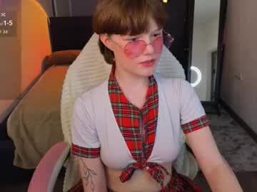 Luna (˶˃ ᵕ ˂˶) live cam