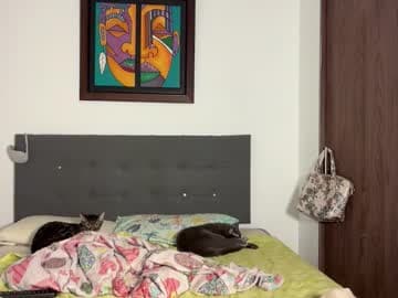 Abril Santos live cam