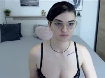 Hi there guys! ❤ My pleasure in your hands 😍 pvt is open❤ live cam