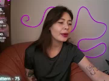 Camomile Lil live cam