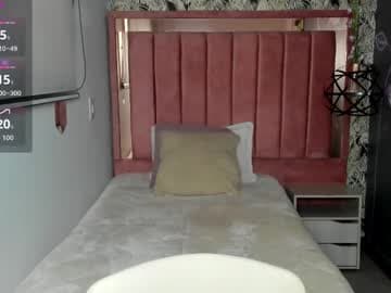 C O N N I E live cam