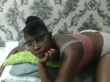 CurvyBootiliscious88 live cam