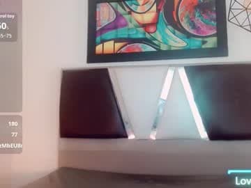 Hilary Avilan live cam