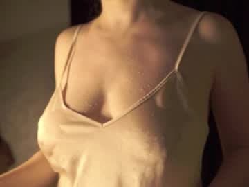 Hello!  We are Anny & Emma✨🍑 live cam