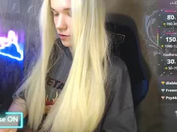 Caroline live cam