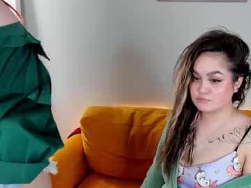 Leila & Bloom live cam