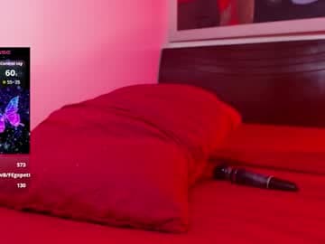 LIA ARELLANO live cam