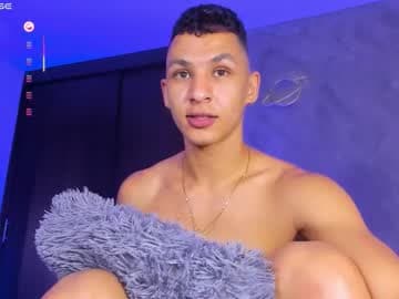 Luis Castro ♏ live cam