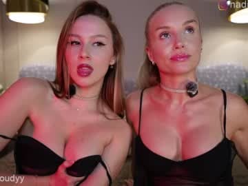 Mia and Nadin live cam