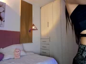 Mia Nevaeh - follow me live cam