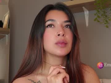 Yuliana (sessions from Monday to Friday, Colombian time 4:30 am to 10:30 am) live cam