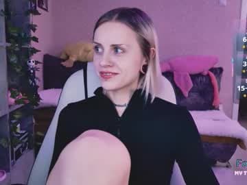 Thursday-Sunday at 4pm NY time live cam