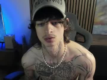 https://onlyfans.com/omoliver live cam