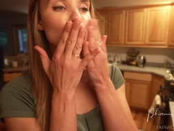 Phoenix Taylor live cam