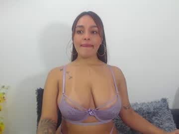 Renatabrownn28 live cam