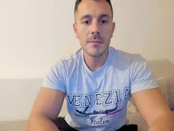 https://onlyfans.com/roberto4ever3 live cam