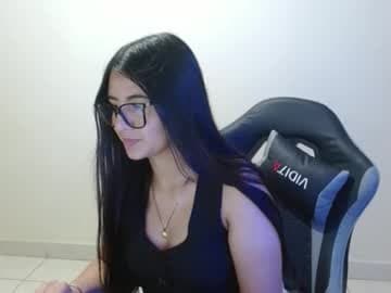 Sahaliefox_ follow me baby💦 live cam