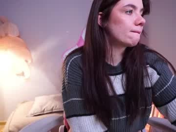 Alice |Tue 4 PM – 12 AM (EDT), Wed, Thu 9 AM – 4 PM (EDT) live cam