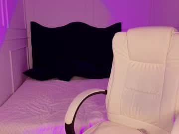 hi, im curvy babyface girlie Tina💕 live cam