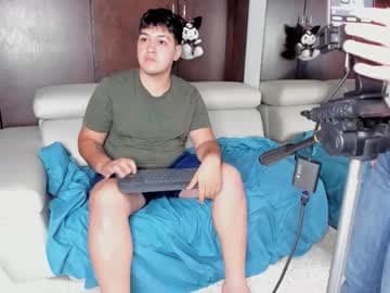 EMILY & ANDREW live cam