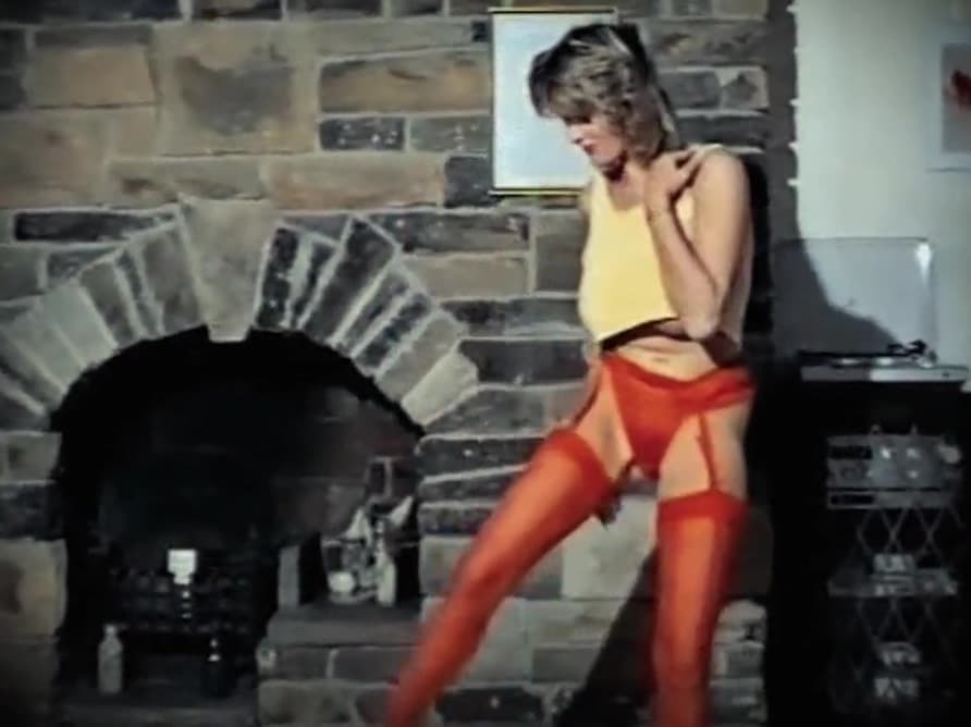 WALK THIS WAY - vintage British huge tits dance tease_main_thumbnail