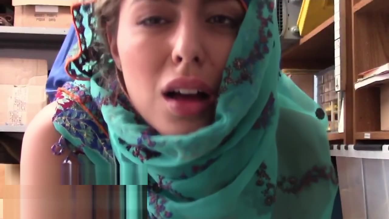 Wayward Muslim teen 18+ hates Shariah law_main_thumbnail