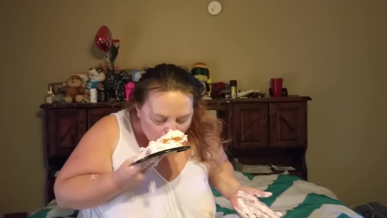Fatty slut eats nasty cake_main_thumbnail