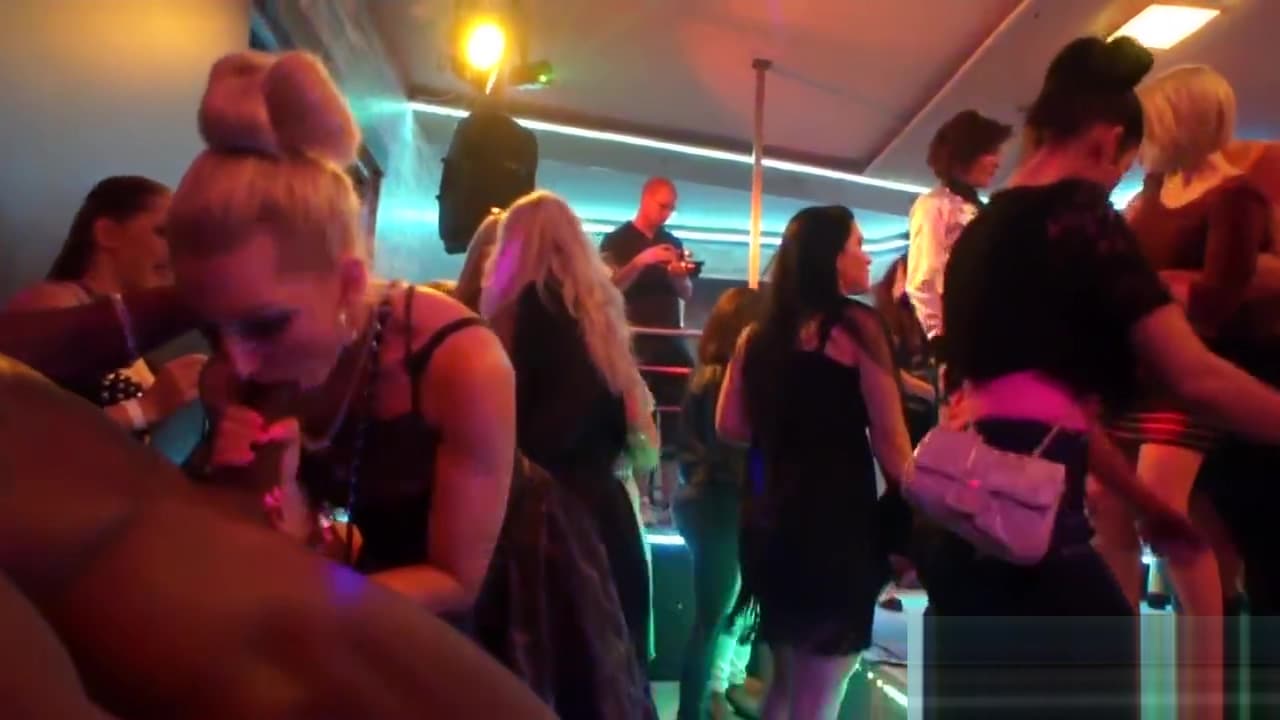 Cfnm czech sucking black_main_thumbnail