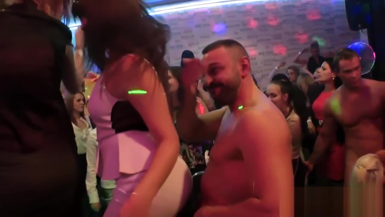 Busty cfnm teen 18+ jerking_main_thumbnail