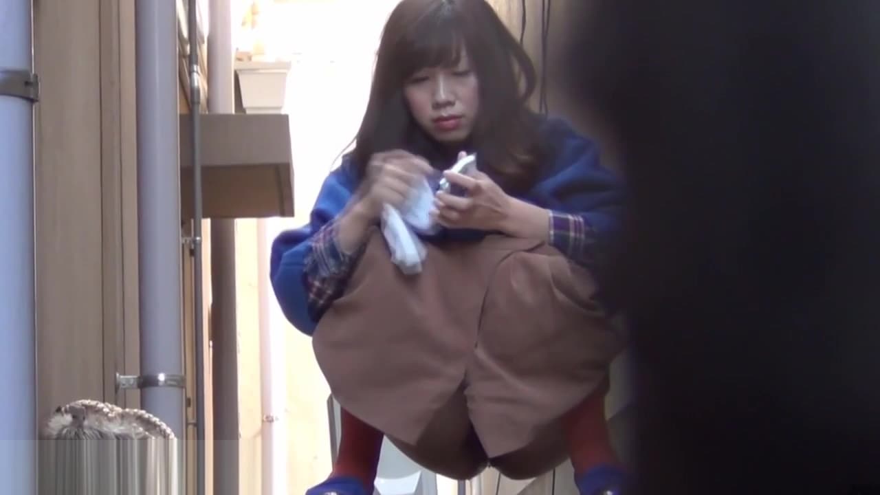 Japanese hos alley pissin_main_thumbnail