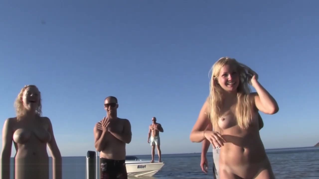 Amateur outdoor babes_main_thumbnail