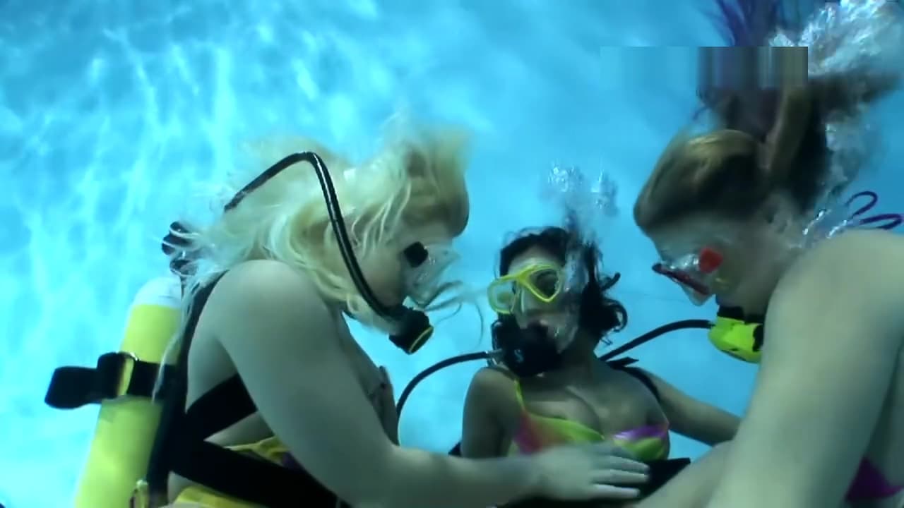 bikini scuba girls_main_thumbnail