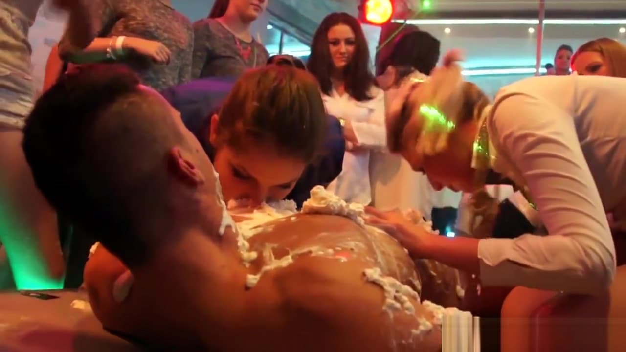 Amateur babes sucking dicks at a party_main_thumbnail