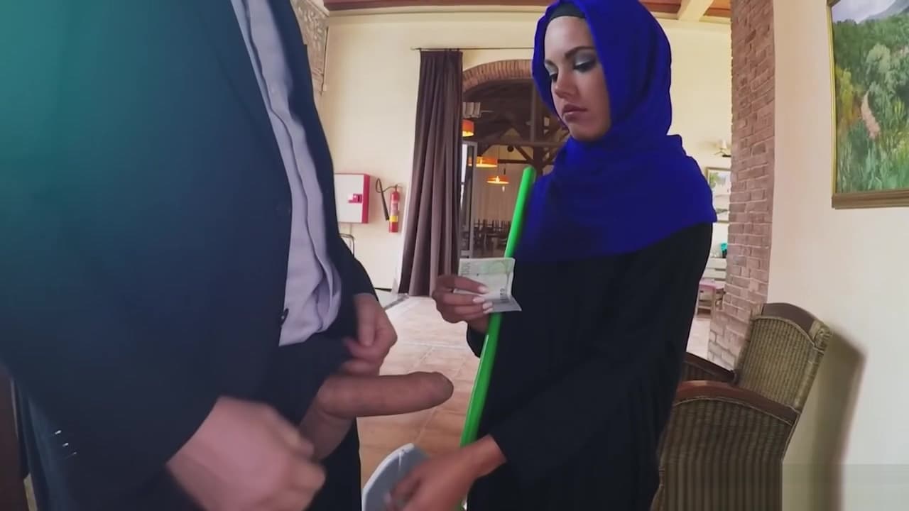 Lucky guy pounding naughty chick_main_thumbnail