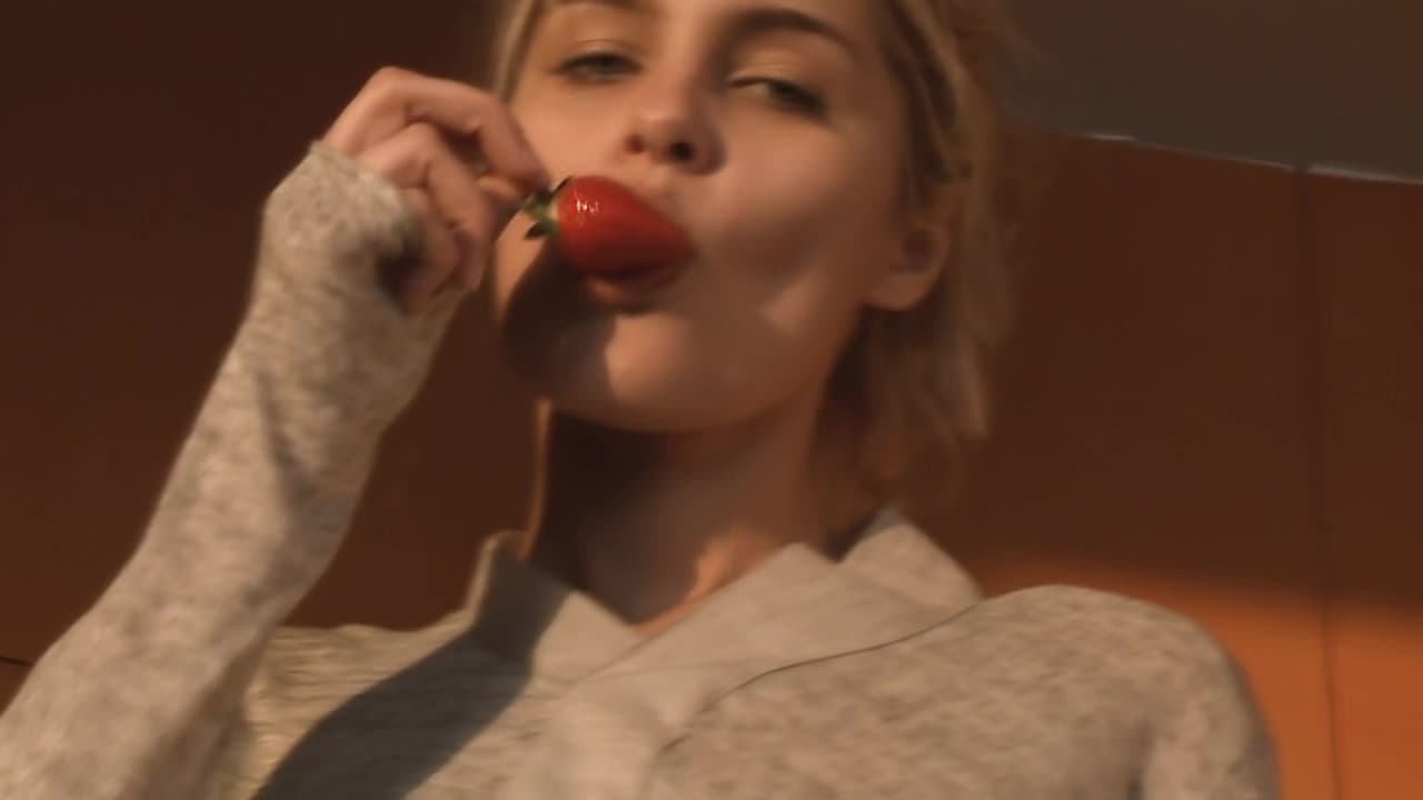 Blonde teen 18+ Girlfriend Gives A Pov Blowjob In A Hotel_main_thumbnail