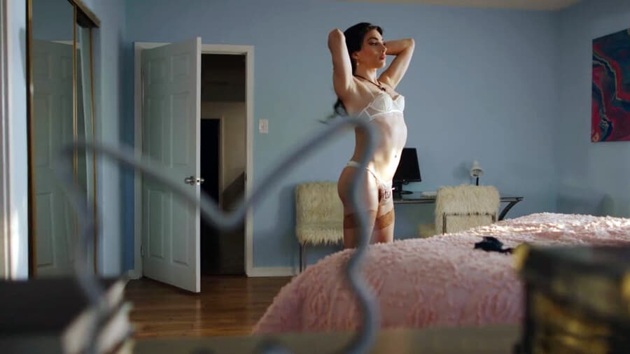 Am I really going to anal fuck my latins shemale stepmom?_main_thumbnail