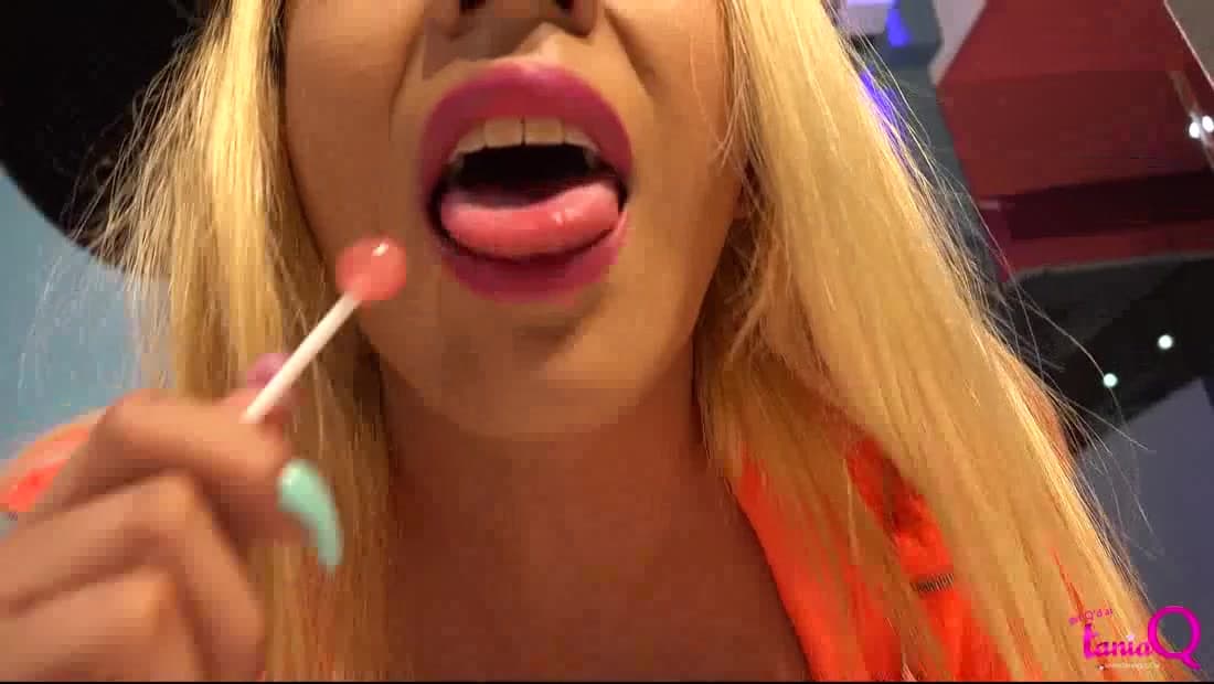 Blonde TS TaniaQ is a hot GangBanger_main_thumbnail