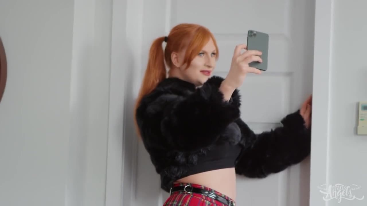 Redhead Horny Tranny Porn Story_main_thumbnail