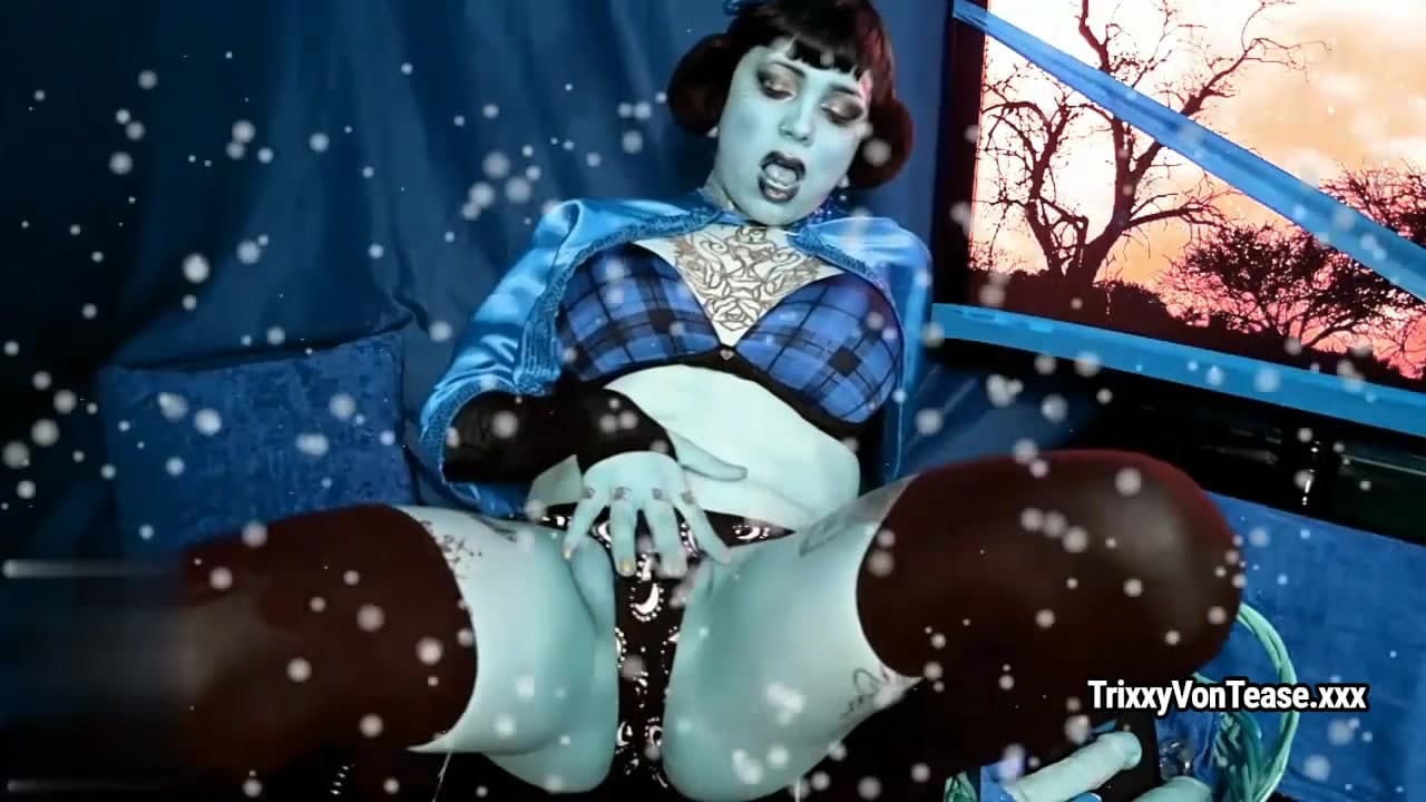 Trixxy Von Tease - SHE QUEEN WINTER VIXXEN_main_thumbnail